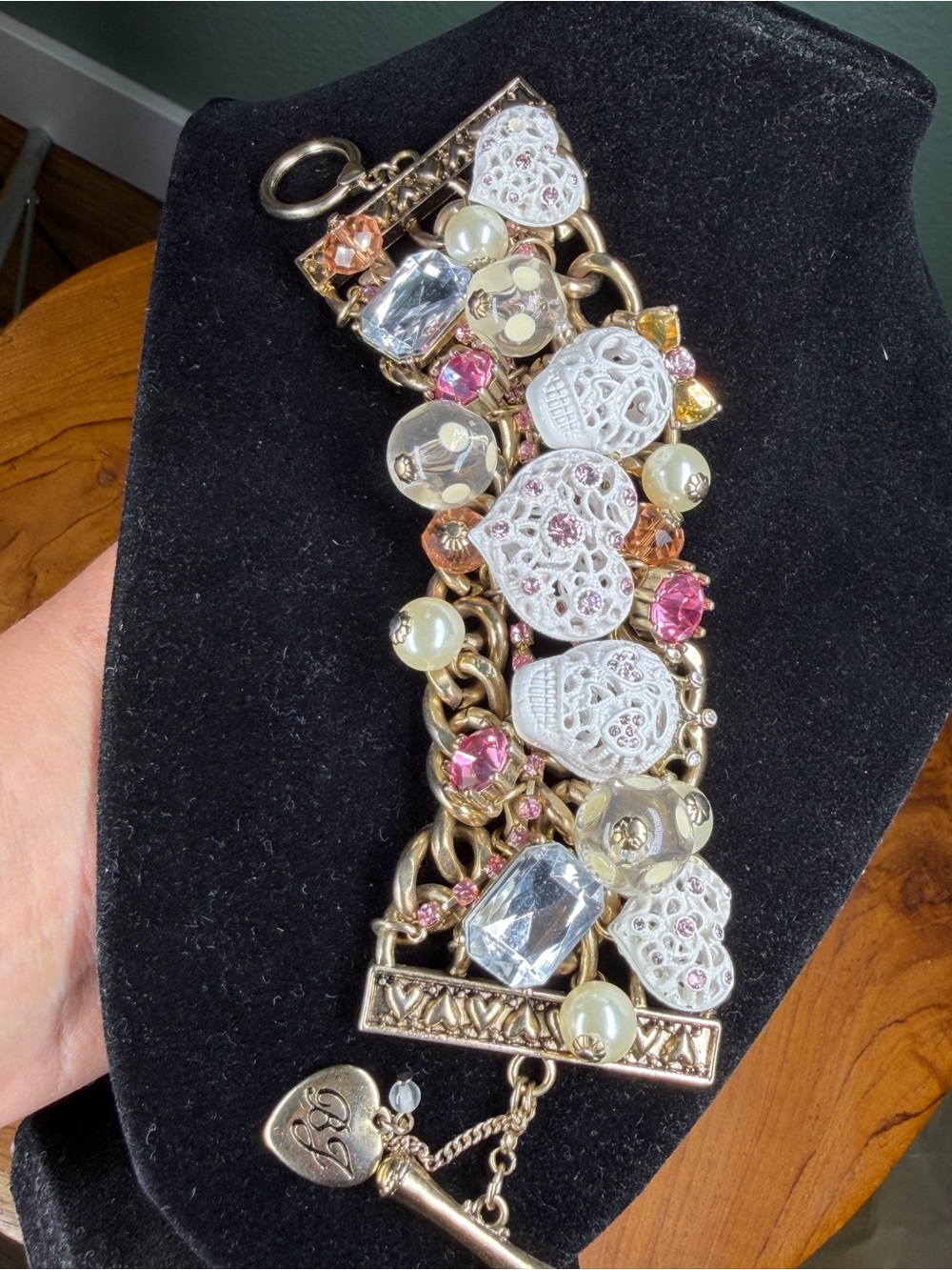 Betsey Johnson lace skulls Gold-Tone Heart & Crystal Charm toggle Bracelet